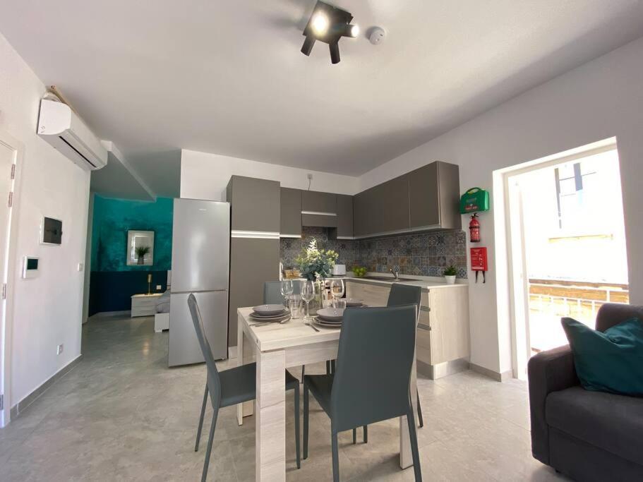 Lovely 1- Bedroom Apartment In Floriana Bagian luar foto