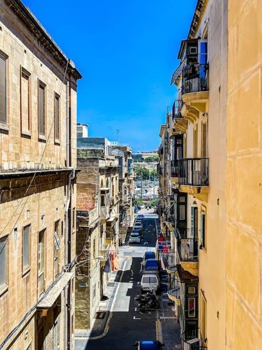 Lovely 1- Bedroom Apartment In Floriana Bagian luar foto